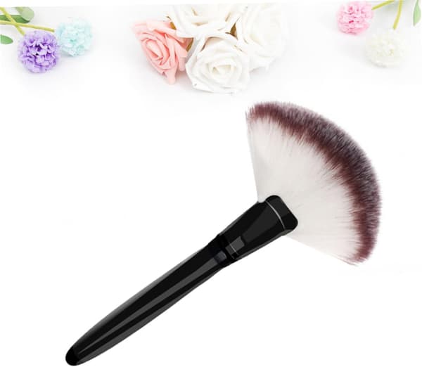 Large Fan-Shaped Brush with Wooden Handle Powder Foundation Brush Cosmetics Makeup Blending Tool