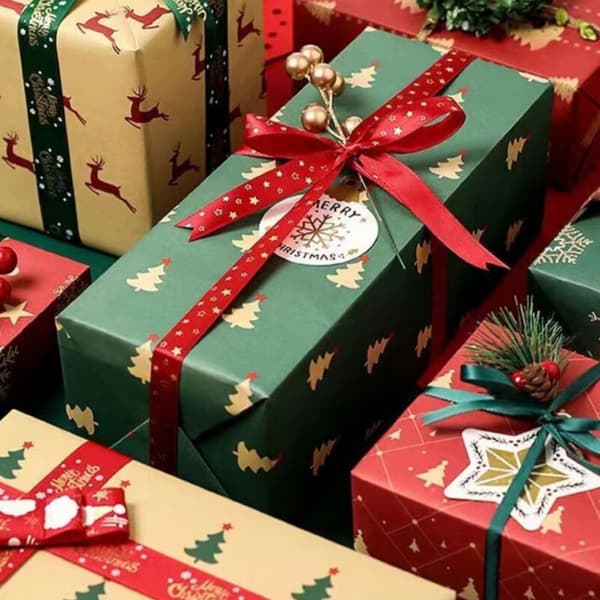 Kraft Christmas Wrapping Paper, 75 x 50 cm, Eco-Friendly, Green Snowflake Pattern, 5 Pieces