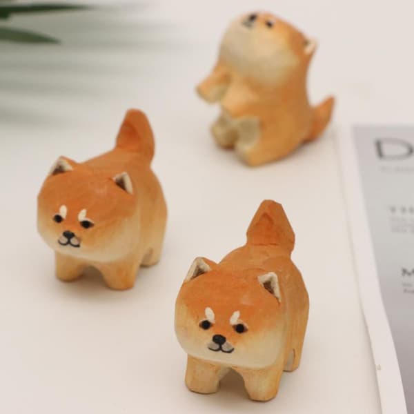 2 Pcs. Wooden Cat and Dog Figurines, Small Decorative Animal Sculptures, Realistic Creative Design, Elegant Appearance