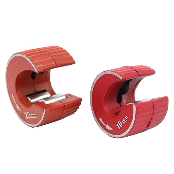 22 mm ja 15 mm kupariputkenleikkuri