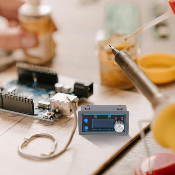 Programmerbar DC Spændingsregulator og Justerbar Strømmodul 35W Høj Konverteringskort til Elektronik DIY Laboratoriebrug