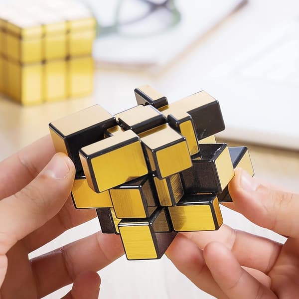 3D Magic Cube Puzzle, Brain Training, Promotes Coordination and Concentration, Perfect for Kids and Adults, 5.5x5.5x5.5 cm