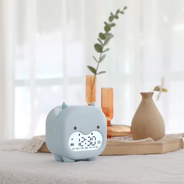 LED Digital Desk Clock with Snooze Function, Time Display, Night Light, USB Alarm Clock, Kids Decor