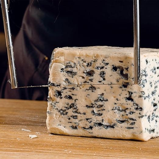 Rustfri ostelyre til skæring af friske oste, stykker af