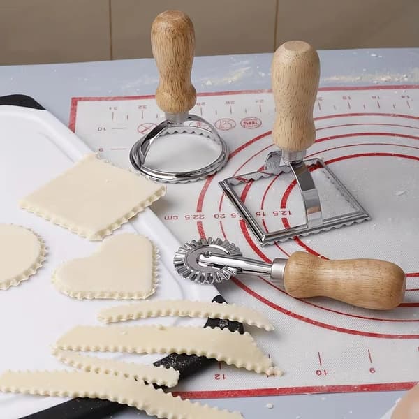 3 st kakformar i zinklegering, italienska dumplingformar för semesterbakning