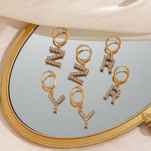 2022 New Stainless Steel 3a Zircon Clear Crystal Letter Charm Hoop Earrings Delicated 18k Gold Plated Initial Earring Q
