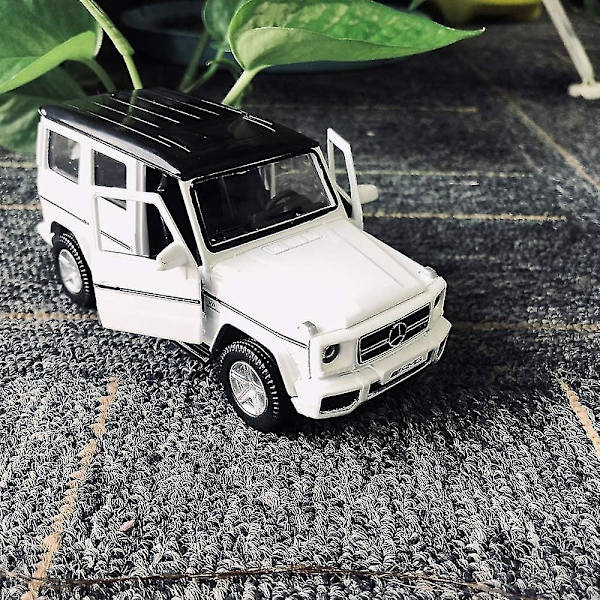 1/36 mittakaavan G63 valettu automalli, sinkkiseoksesta valmistettu leluauto lapsille, vedä taakse