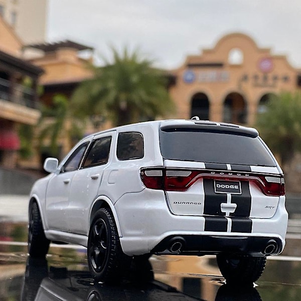 1:32 Dodge Durango SUV Metalliseos Automalli Painevalettu Metallinen Leluauto Black