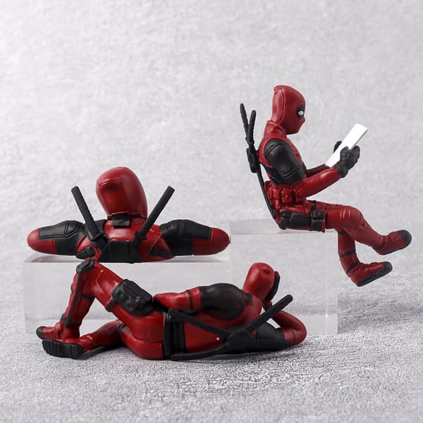 Gos- Mini Deadpool Ornament Creative Car Doll Seated Deadpool Desktop Ornament 3pcs
