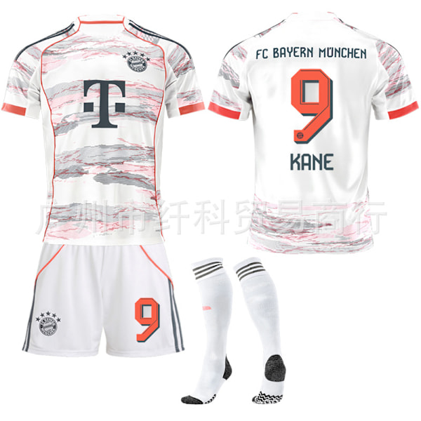 Gos- Bayern borta nr 25 Müller tog farväl av jubileumssetet med fotbollströja 9 KANE #22