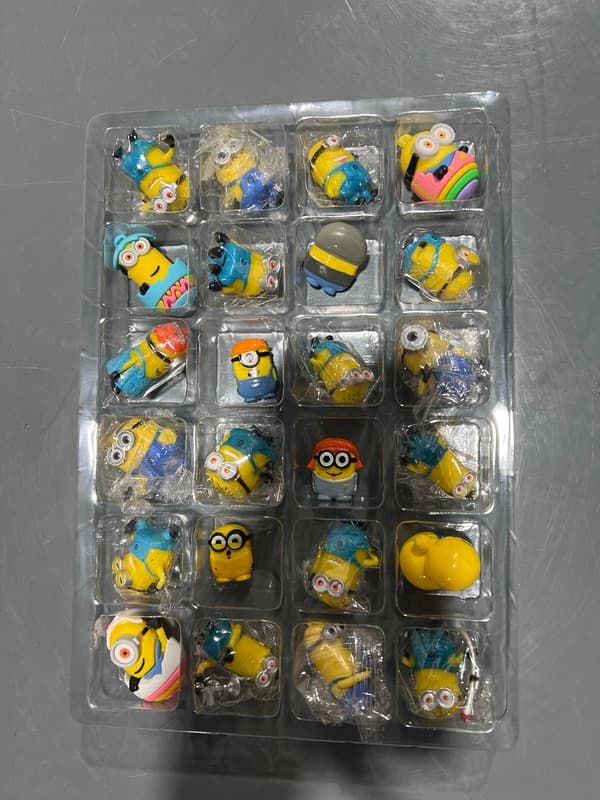 Gos- 2024 Minions Julklapp Blind Box Jul Adventskalender 24 Nedräkning Överraskning B