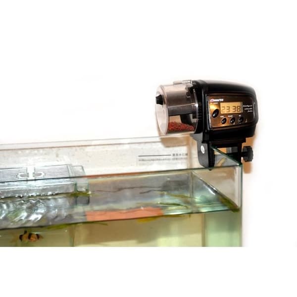 AUTOMATISK FISKEFÔRDISPENSER