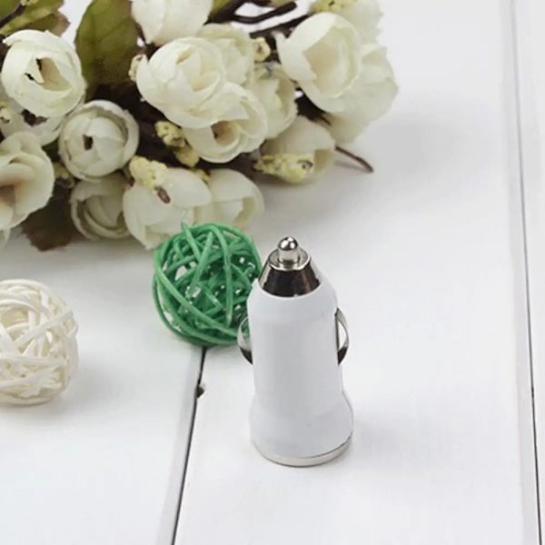 Mini universell USB-billaddare för iPhone Tablet Pad White