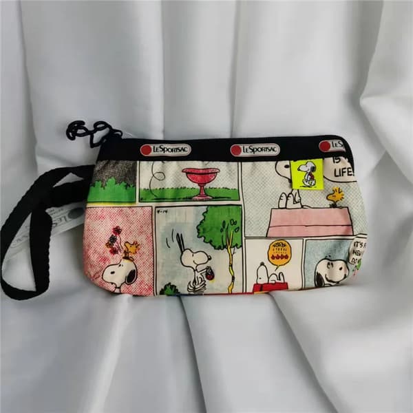 Lesportsac New Sanrio Kawaii Hello Kitty Snoopy Damväskor Tecknade handledsväskor Mode Söta telefonväskor Armbandsväskor 27