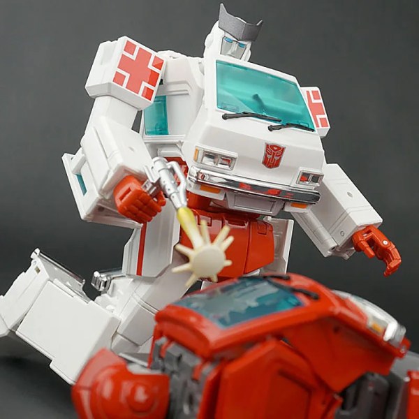 Takara Tomy Transformers MP-27 Ironhide MP-30 Ratchet Transformer Leksaker för barn Transformers Actionfigurer Leksaker för barn MP-30   ratchet
