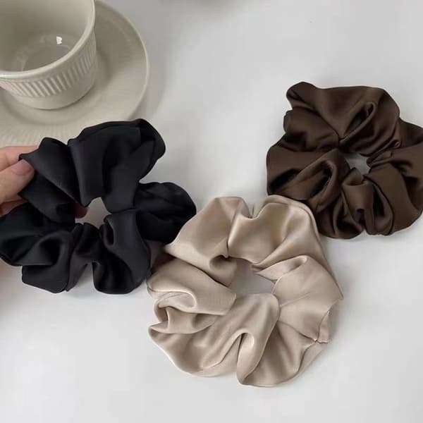 Silke og satin scrunchies til kvinder, sæt med 6