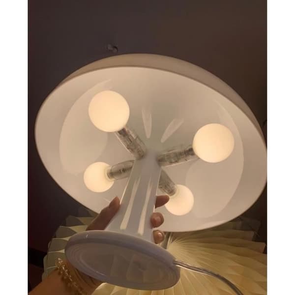Soppformet LED bordlampe for soveromsdekorasjon - Hvit