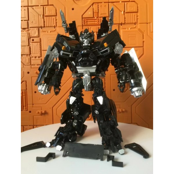 I lager Transformation BAIWEI TW1026 TW-1026 TW-1026B TW1026B Ironhide KO SS14 Weaponeer LS09 Alloy Film Robot Action Figure TW1026 NO BOX