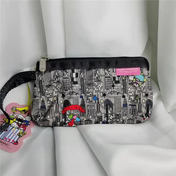 Lesportsac New Sanrio Kawaii Hello Kitty Snoopy Damväskor Tecknade handledsväskor Mode Söta telefonväskor Armbandsväskor 27