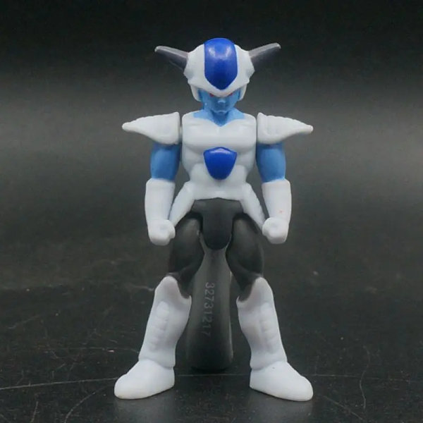 Bandai Äkta DRAGON BALL Super Saiyan Son Goku Vegeta IV Frost Frieza Trunks Beerus Majin Buu Hit Action Figurmodell Leksaker Trunks