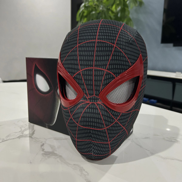 Spiderman no Way Home Huvudbonader Cosplay Moving Eyes Mask Spider Man 1:1 Fjärrkontroll Elastisk mask Leksaker för vuxna Barn Present Gwen lighting
