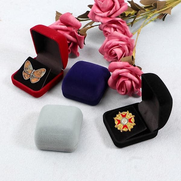 Myntdisplayfodral i sammet Medaljfodral Smyckeskrin Presentask Displayfodral för medaljer Röd Red