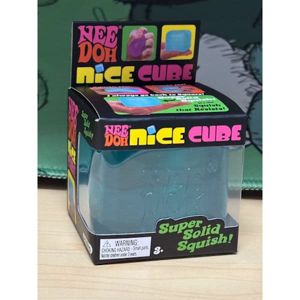 SchyllNice Cube NeeDoh Stressbold - Sensorisk legetøj, angst- og stresslindring - Overlegen (1 farve tilfældigt udvalgt)