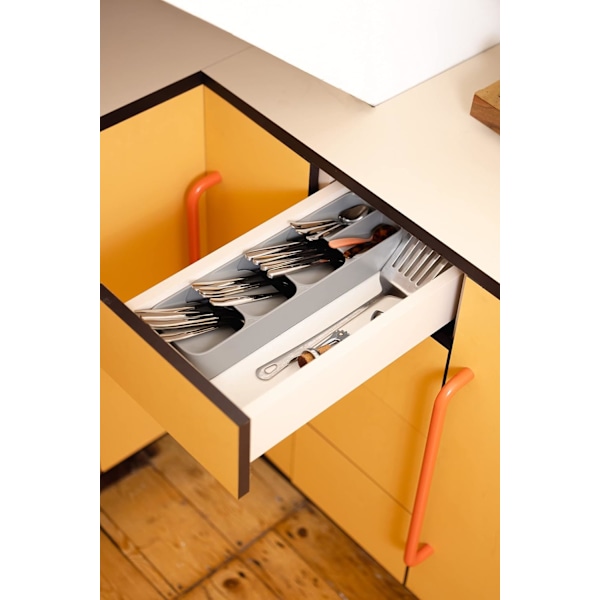 Drawer Store - kompakt bestikskuffeorganisator, 5 rum, kan rumme 24+ dele - Grå