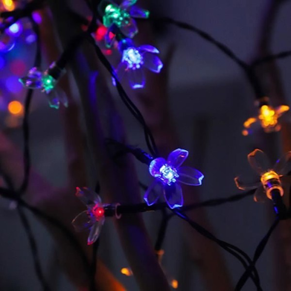7m 50 LED Fargerike Utendørs Solcelle Lyslenker, Vanntette Lyslenker med Kirsebærblomstform, 8 Moduser Hagelys