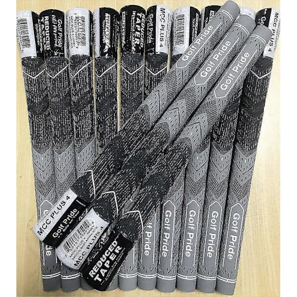 13 stk. Golf Pride MCC PLUS 4 Golfgreb Standard Størrelse Mellemgrå, CJY Grå Mellemstørrelse Grå Mellemstørrelse Grey Midsize