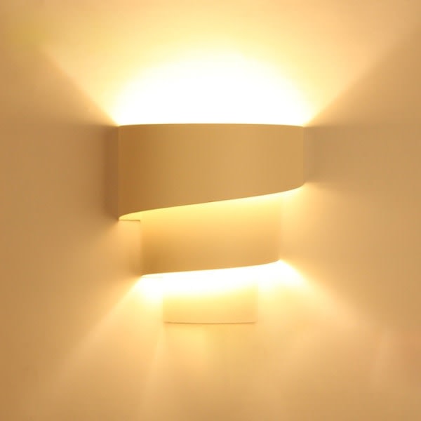 Anpassningsbar vägglampa Trippel vägglampa sänglampa minimalistisk sänglampa elegant knuten vägglampa