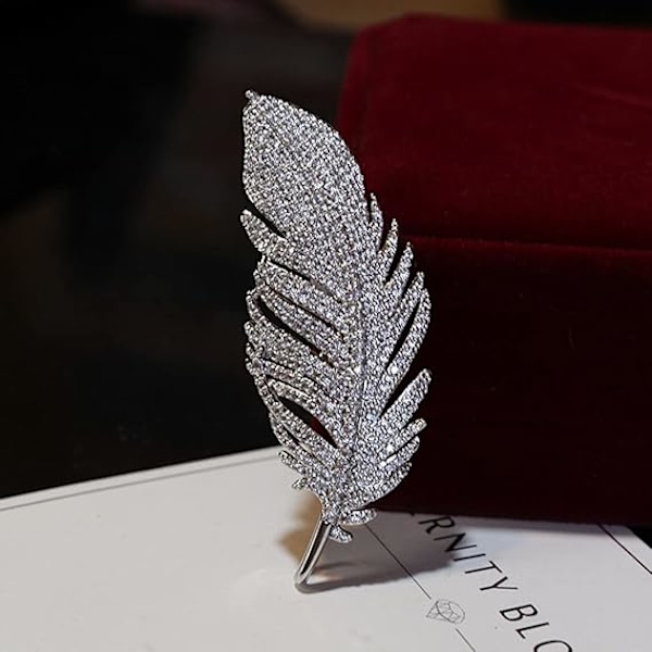 Strassikivinen sulkakoristeinen rintaneula Muoti Kristallinen Hieno Reversineula Tyylikkäät mekkoasusteet Korut Napinläpi Kukka Hatulle Laukulle Puvulle Häät Silver