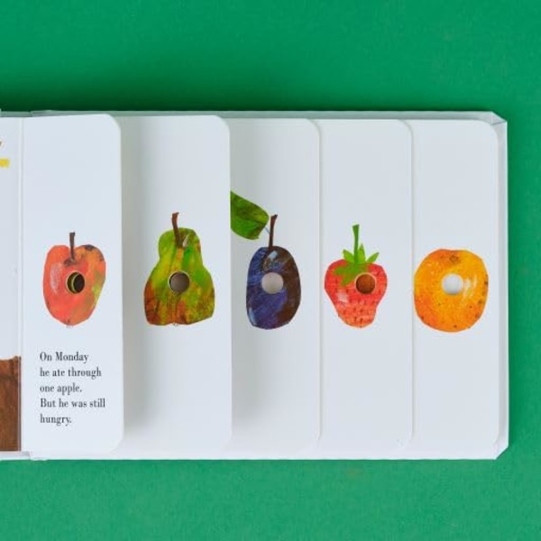 Den mycket hungriga larven [Board Book]: Eric Carle Board book – 3 maj 2001
