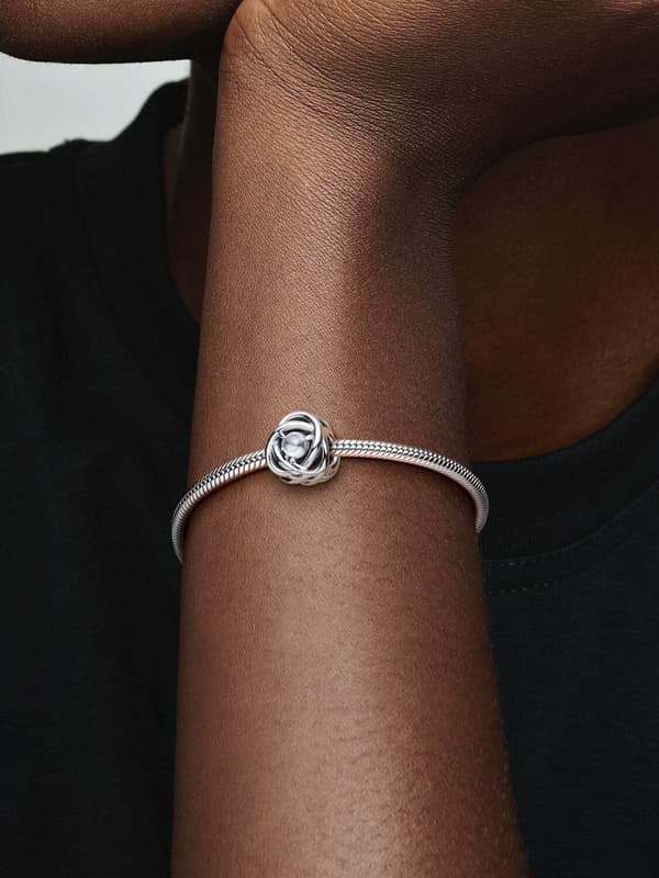 - April Klar Evighetssirkel Charm - Sterling sølv