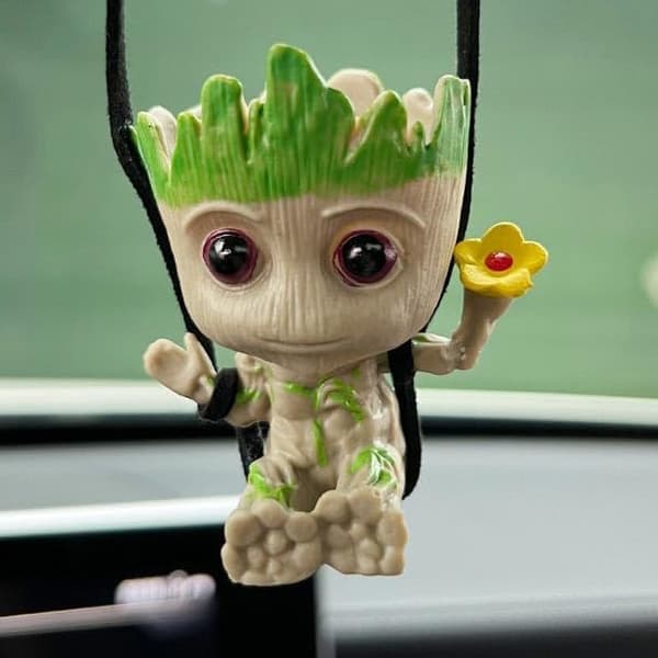Svängande Groot-hartsberlock - Söt anime-accessoar att hänga i bilens interiör eller backspegel