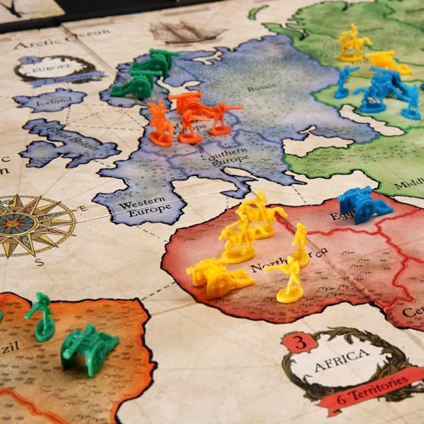 Risk, Klassiskt Strategibrädspel för 2-5 Spelare, Familjespel för Barn 10+ År