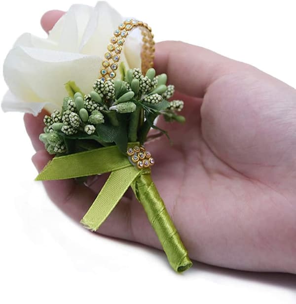 Sett med 4 håndlagde bryllupsknapphullsblomster, kunstige blomster med B