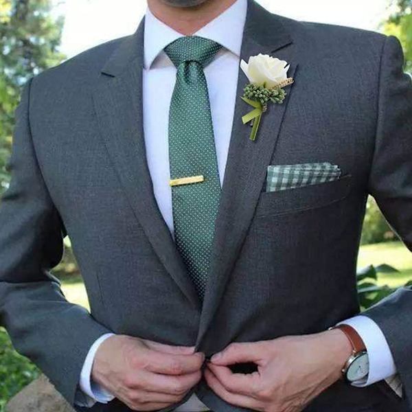 Set med 4 handgjorda bröllopsboutonnières, konstgjorda blommor med B