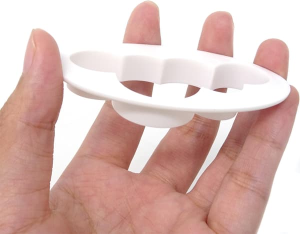 5 st olika fluffiga molnformade kakformar i plast