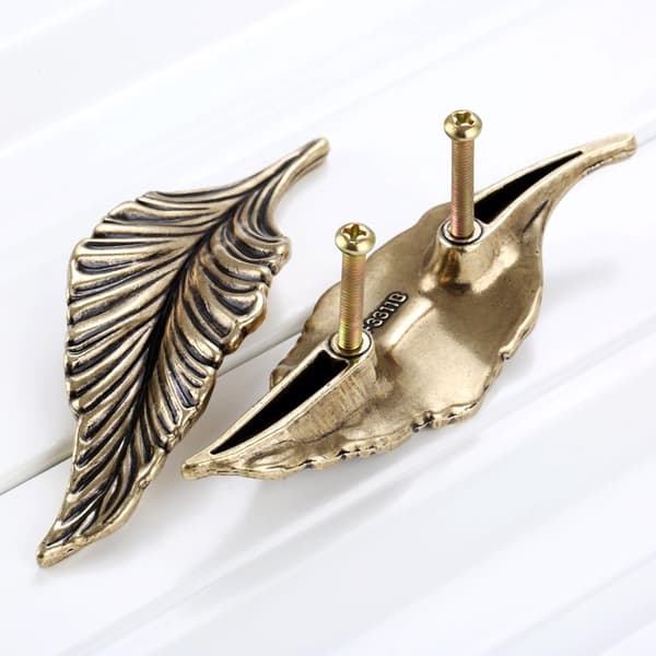 Sæt af 2 Bronze Bladeformede Møbelknapper, Art Deco Zink Legering
