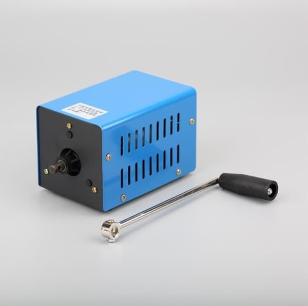 Tehokas käsikäyttöinen generaattori, hätädynamo USB-latauksella