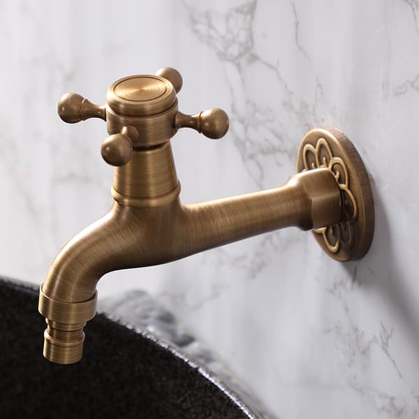 Vintage Solid Messing Havefaucet Vægmounted Tråd til Swimmingpool
