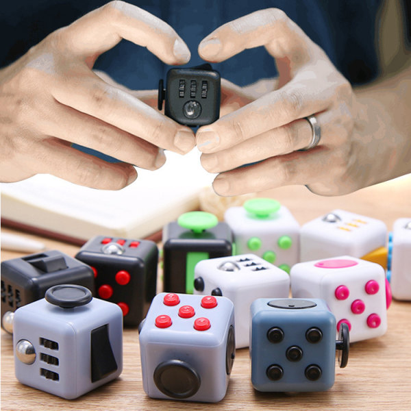 Fidget Cube stressinvastainen lelu vähentää stressiä hermostuneena kaikille