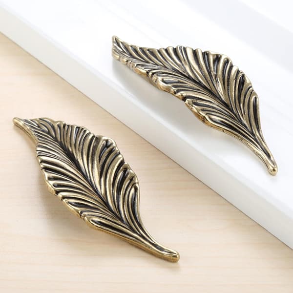 Sæt af 2 Bronze Bladeformede Møbelknapper, Art Deco Zink Legering