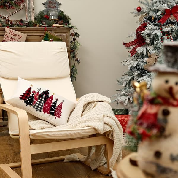 12x20 tommer julepudebetræk Akvareltræ og stjerner design - Rød julebondegårds vinterindretning til sofa White