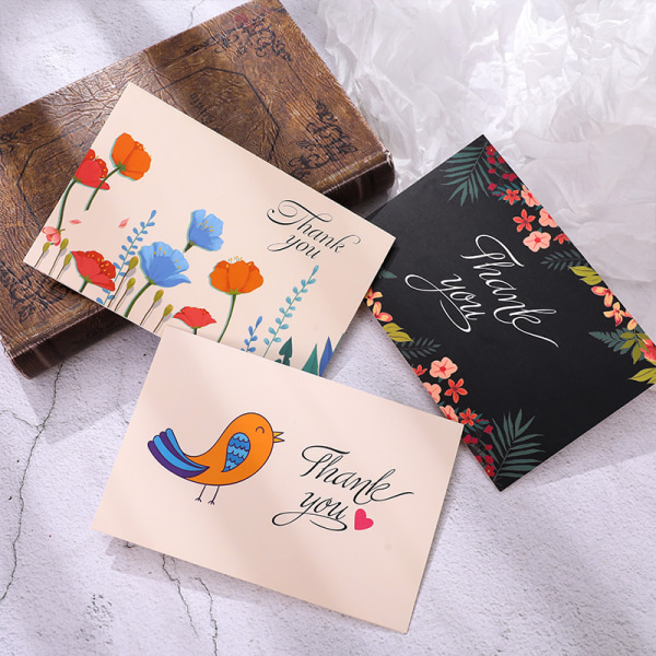 Ilmaise kiitollisuutta kiitoskorteilla ja vastaavilla kirjekuorilla – valitse tyylikkäistä 24 kappaleen setistä