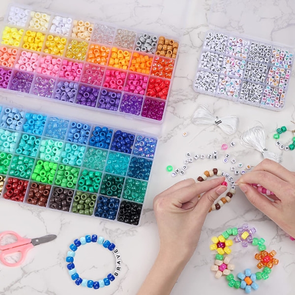 2350 kpl, 64 väriä, ponirannekkeita ja kaulakoruja varten, sateenkaaren askarteluhelmet ja joustavat narut, kirjainhelmisetti tytöille 64 colors