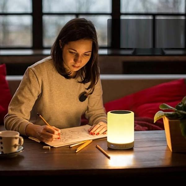 Bluetooth-høyttaler med berøringskontroll, oppladbar, bærbar, smart, liten høyttaler med fargerike lys for hjemmet, hvit