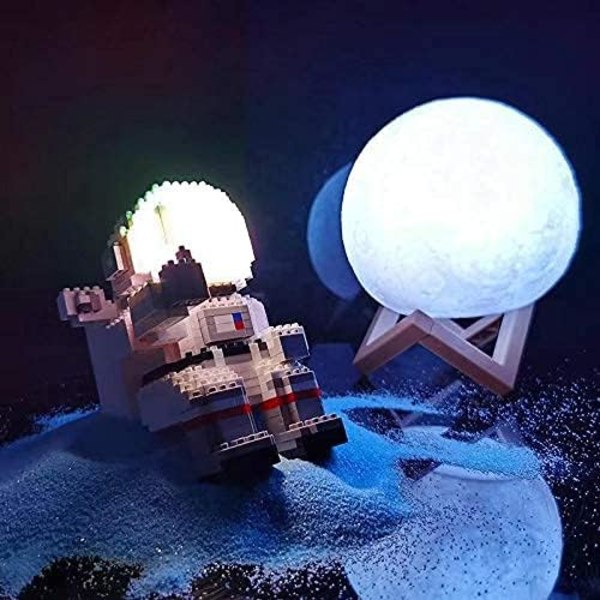 Astronaut Mini Byggstenar Mikrobyggset för Barn och Vuxna 12-15 Rymdleksaker Presenter - Kompatibel med Nano (1008 Stycken) Backpack Astronaut