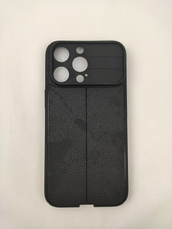 iPhone 13 Pro silikonikotelo Svart